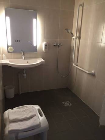 Imagen de la habitación del Hotel Bandb Valence Tgv-romans. Foto 7