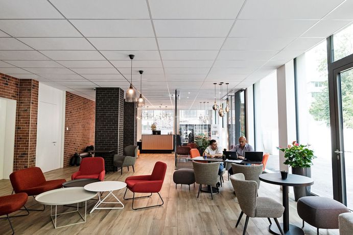 Imagen de los interiores del Hotel Bandb Zürich East Wallisellen. Foto 19