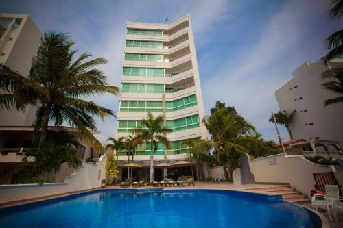 Imagen general del Hotel Banderas Suites. Foto 3