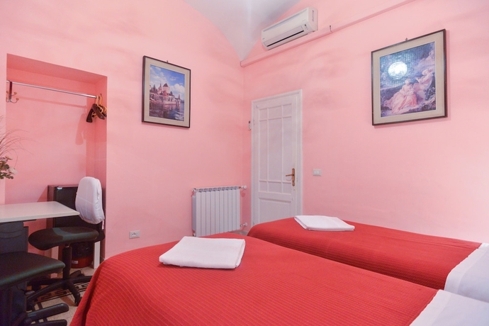 Imagen de la habitación del Hotel Bandt Rooms Trani. Foto 16