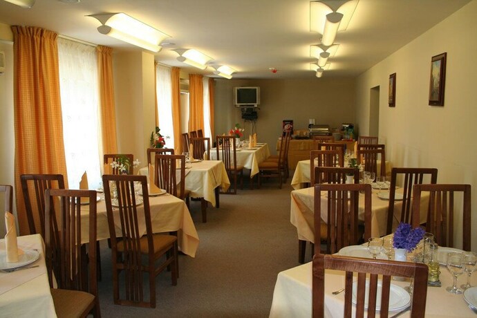 Imagen del bar/restaurante del Hotel Baneasa Parc. Foto 3