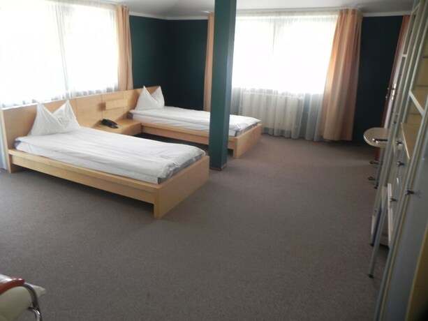 Imagen de la habitación del Hotel Baneasa Parc. Foto 5