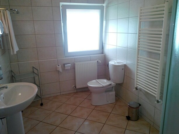Imagen de la habitación del Hotel Baneasa Parc. Foto 8