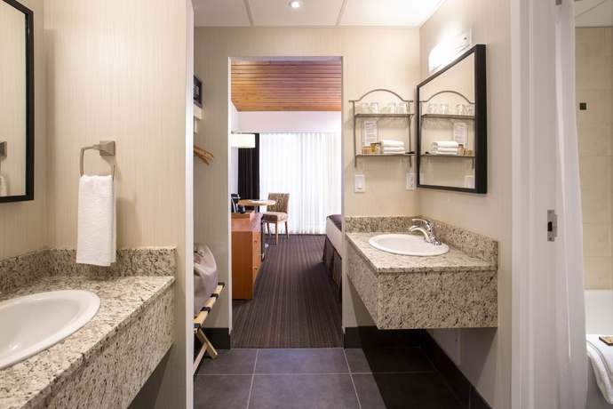 Imagen de la habitación del Hotel Banff Aspen Lodge. Foto 10