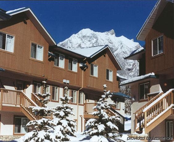 Imagen general del Hotel Banff Boundary Lodge. Foto 1