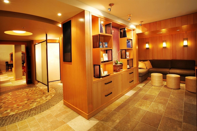 Imagen de la piscina del Hotel Banff Caribou Lodge and Spa. Foto 15