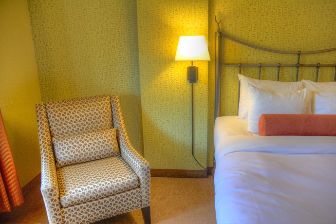 Imagen de la habitación del Hotel Banff Caribou Lodge and Spa. Foto 10