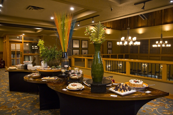 Imagen del bar/restaurante del Hotel Banff Park Lodge. Foto 5