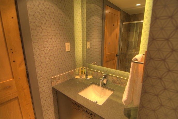 Imagen de la habitación del Hotel Banff Rocky Mountain Resort. Foto 3