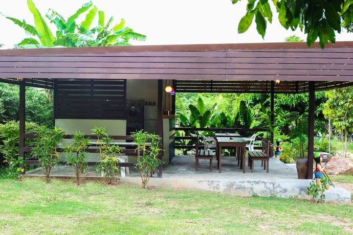 Imagen de los interiores del Hotel Bang Po Hut. Foto 18