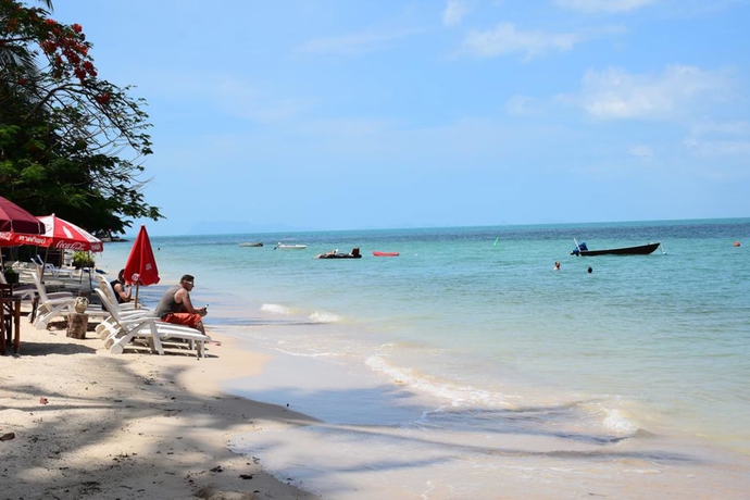 Imagen de los exteriores del Hotel Bang Po Resort. Foto 10