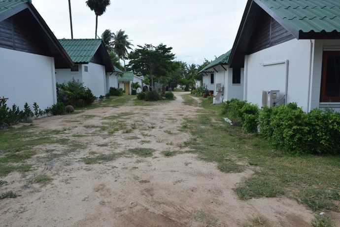 Imagen de los exteriores del Hotel Bang Po Resort. Foto 13