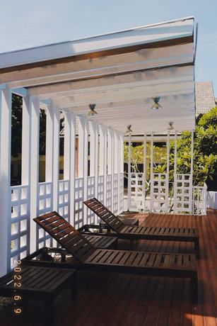 Imagen de la piscina del Hotel Bang Saphan Resort. Foto 16