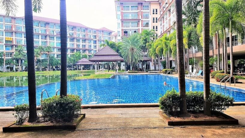 Imagen general del Hotel Bang Saray - Lake and Pool Views. Foto 13