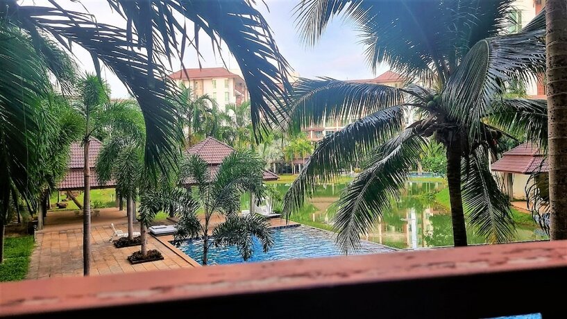 Imagen general del Hotel Bang Saray - Lake and Pool Views. Foto 19