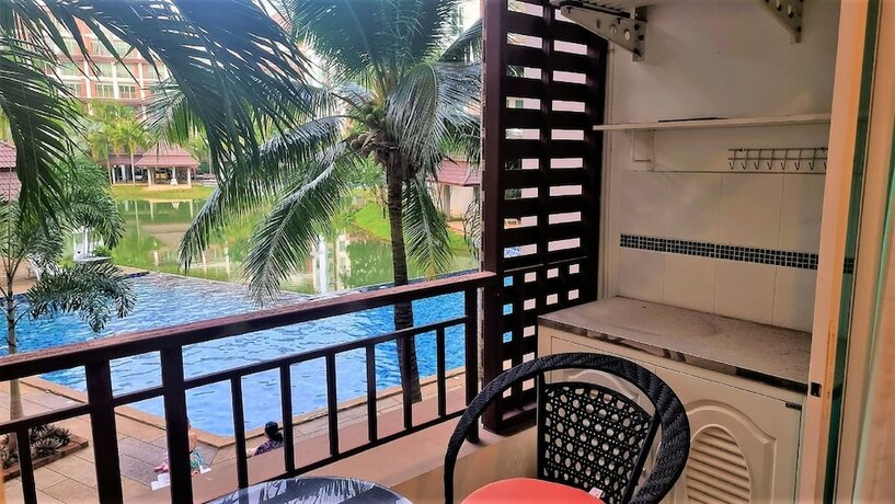 Imagen general del Hotel Bang Saray - Lake and Pool Views. Foto 21