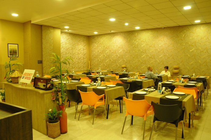Imagen del bar/restaurante del Hotel Bangalore Gate. Foto 1