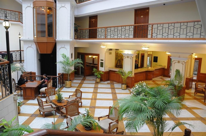 Imagen de los interiores del Hotel Bangalore International. Foto 8
