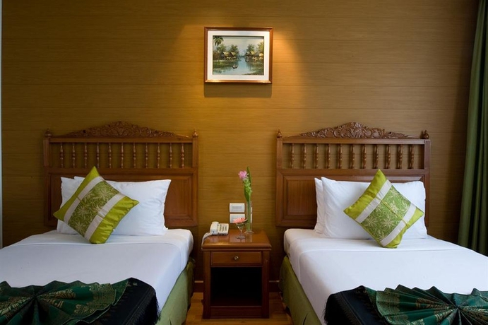 Imagen de la habitación del Hotel Bangkok Centre. Foto 14