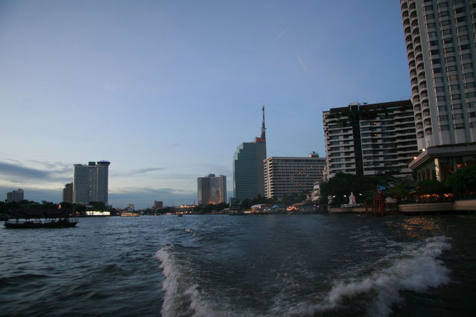 Imagen de los exteriores del Hotel Bangkok Check Inn. Foto 16