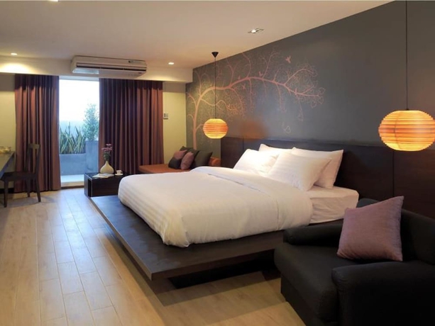 Imagen de la habitación del Hotel Bangkok Inter Place. Foto 2
