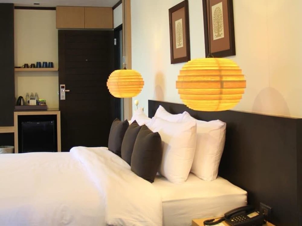 Imagen de la habitación del Hotel Bangkok Inter Place. Foto 7