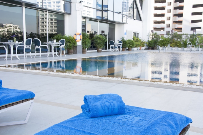 Imagen de la piscina del Hotel Bangkok Lotus Sukhumvit 33 By Compass Hospitality. Foto 13