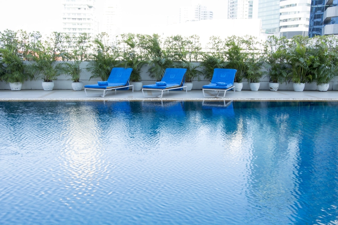 Imagen de la piscina del Hotel Bangkok Lotus Sukhumvit 33 By Compass Hospitality. Foto 15