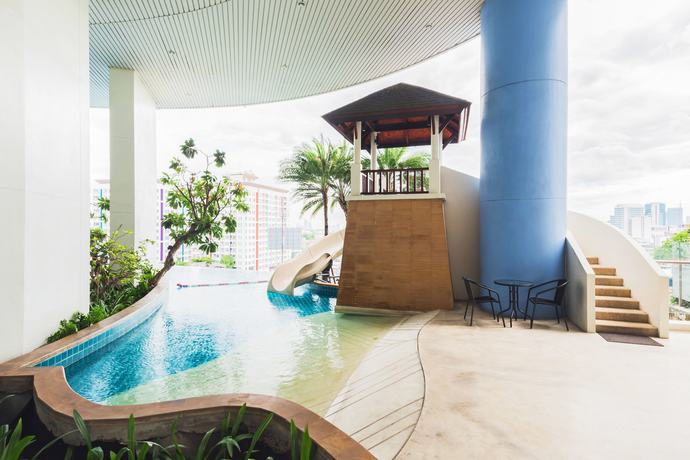 Imagen de la piscina del Hotel Bangkok Sky Walk. Foto 19