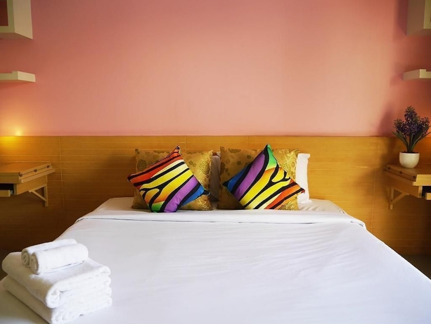 Imagen de la habitación del Hotel Bangkok grand resort. Foto 15