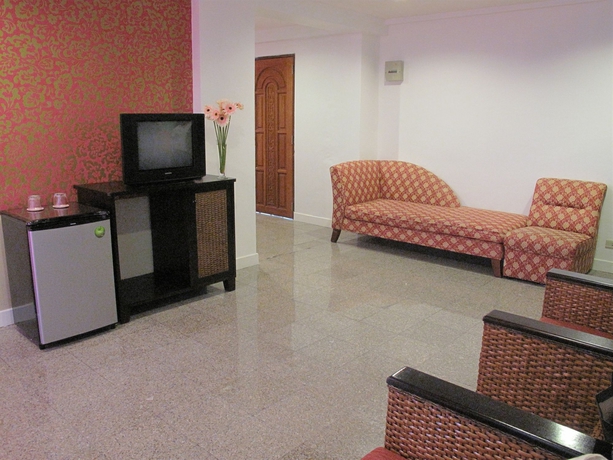 Imagen de los interiores del Hotel Banglumpoo Place. Foto 12