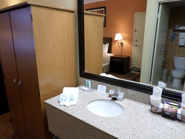 Imagen de la habitación del Hotel Bangor Suites Airport. Foto 2