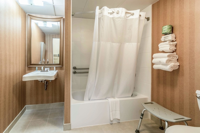 Imagen de la habitación del Hotel Bangor Suites Airport. Foto 14