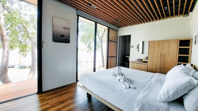 Imagen de la habitación del Hotel Bangpakong Boat Club. Foto 18