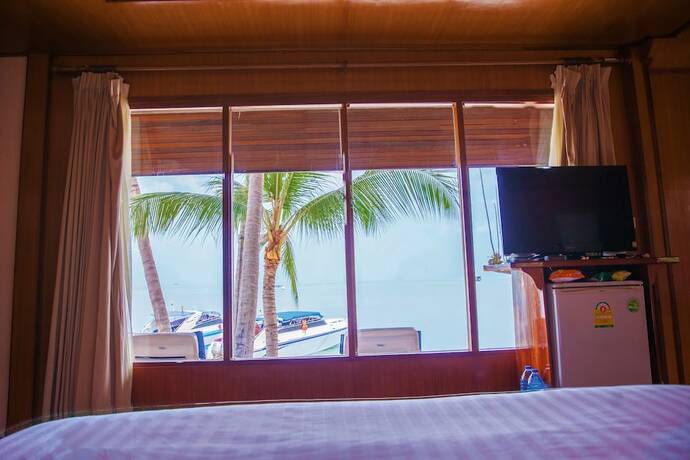 Imagen de la habitación del Hotel Bangrak Pier Bungalow. Foto 17