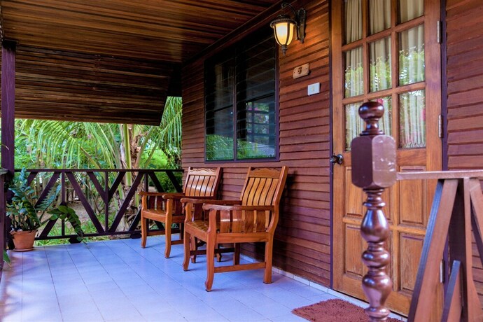 Imagen de la habitación del Hotel Bangrak Pier Bungalow. Foto 22
