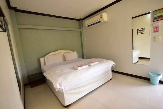 Imagen de la habitación del Hotel Bangrak Resort. Foto 8