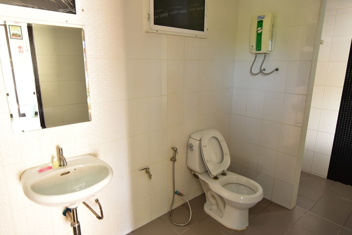 Imagen de la habitación del Hotel Bangrak Resort. Foto 13