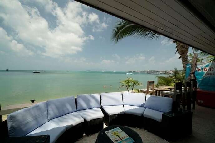 Imagen del bar/restaurante del Hotel Bangrak Samui Beach Resort. Foto 12