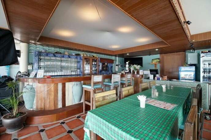 Imagen del bar/restaurante del Hotel Bangrak Samui Beach Resort. Foto 13