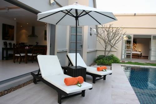 Imagen de la habitación del Hotel Bangtao Private Villas. Foto 32