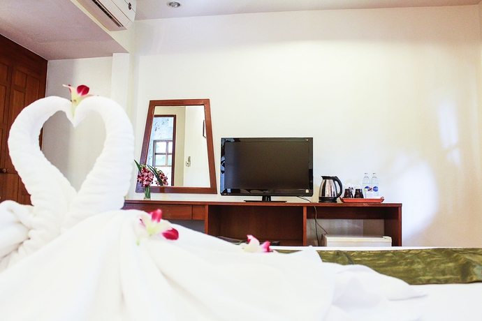 Imagen de la habitación del Hotel Bangtao Village Resort. Foto 6