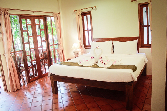 Imagen de la habitación del Hotel Bangtao Village Resort. Foto 7