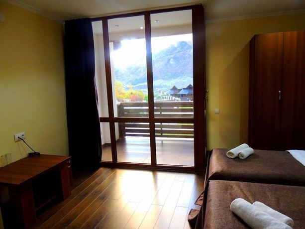 Imagen de la habitación del Hotel Banguriani. Foto 12