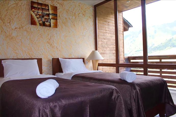 Imagen de la habitación del Hotel Banguriani. Foto 13