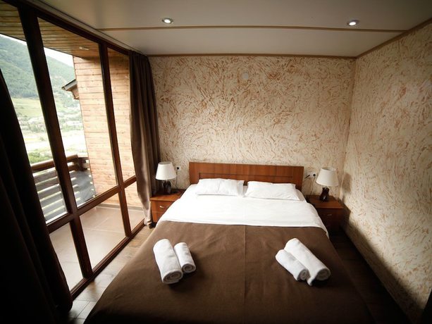 Imagen de la habitación del Hotel Banguriani. Foto 17