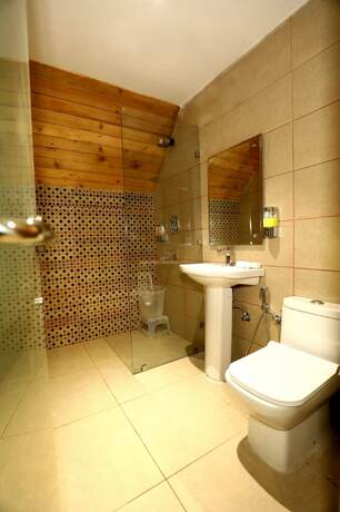 Imagen general del Hotel Banjara Mountain Retreat Chail Hills. Foto 2