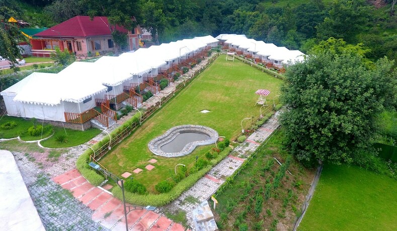 Imagen general del Hotel Banjara Mountain Retreat Chail Hills. Foto 16