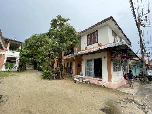 Imagen general del Hotel Bank Guesthouse, Ban Haad Rin. Foto 4
