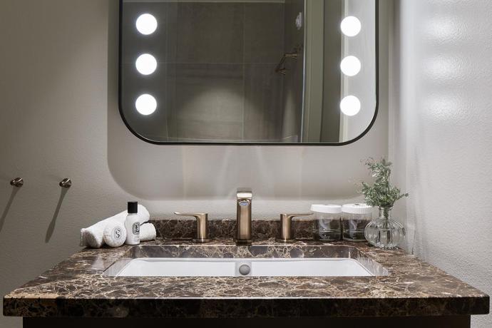 Imagen de la habitación del Hotel Bank Hotel, A Member Of Small Luxury Hotels Of The World. Foto 8